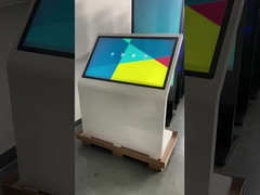 Teléfono táctil Quiosco LCD de 55 pulgadas Wayfinding 4K Hd Piso de pie de autoservicio pantalla interactiva Exposición